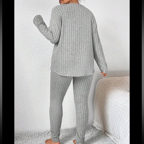 Oh So Comfy Lounge Set - Picture 2 of 6